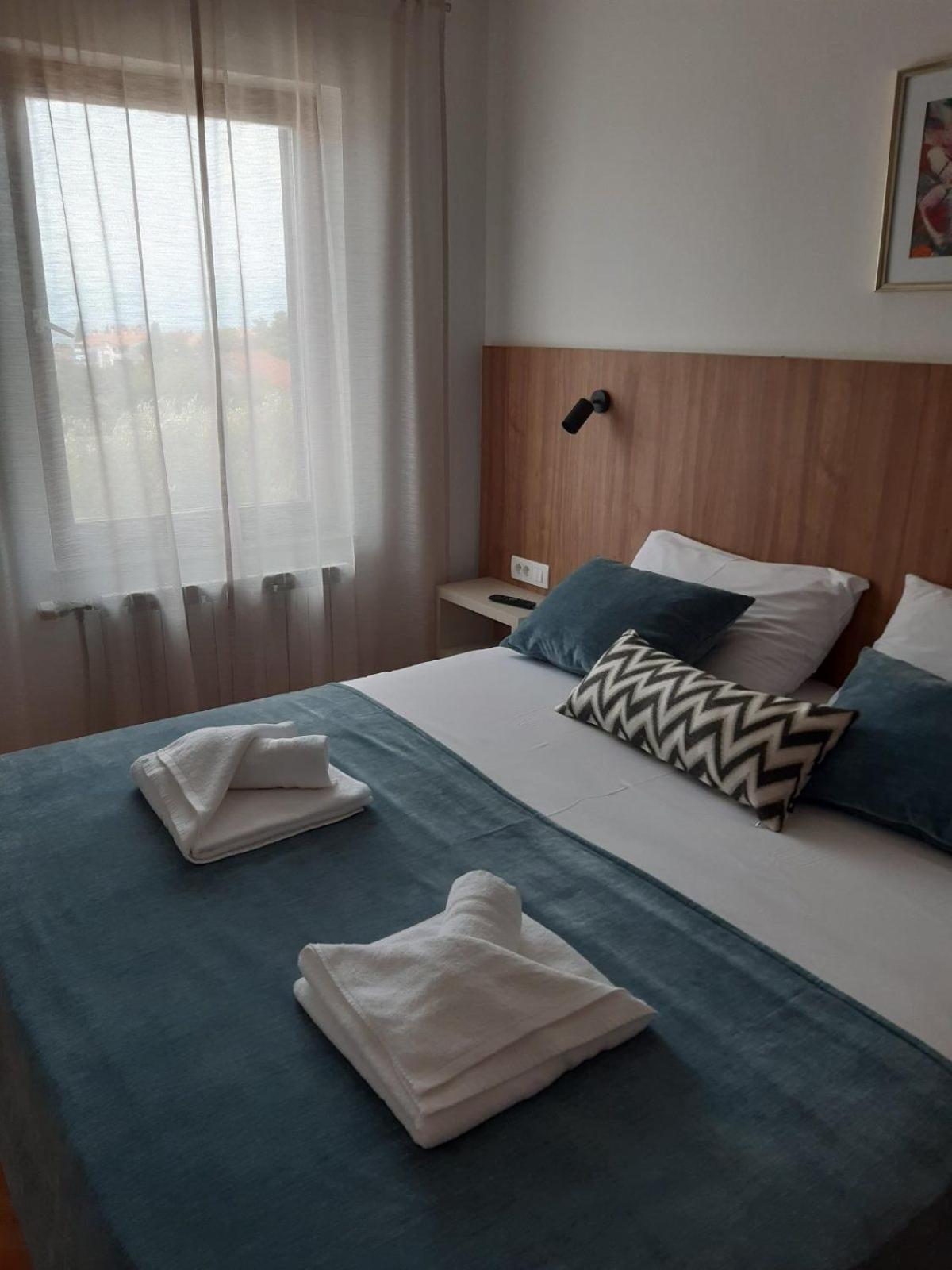Apartments Cerovic Malinska Exterior foto