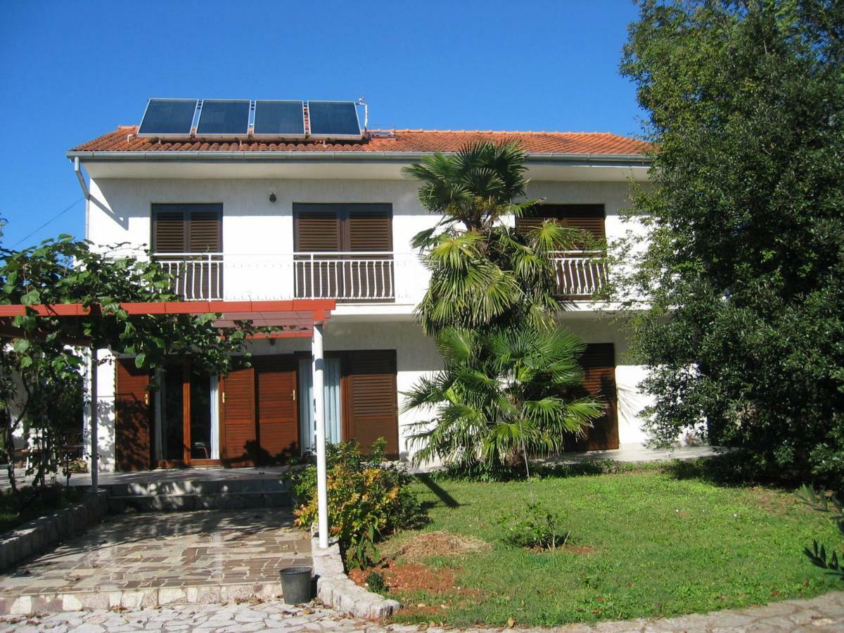 Apartments Cerovic Malinska Exterior foto