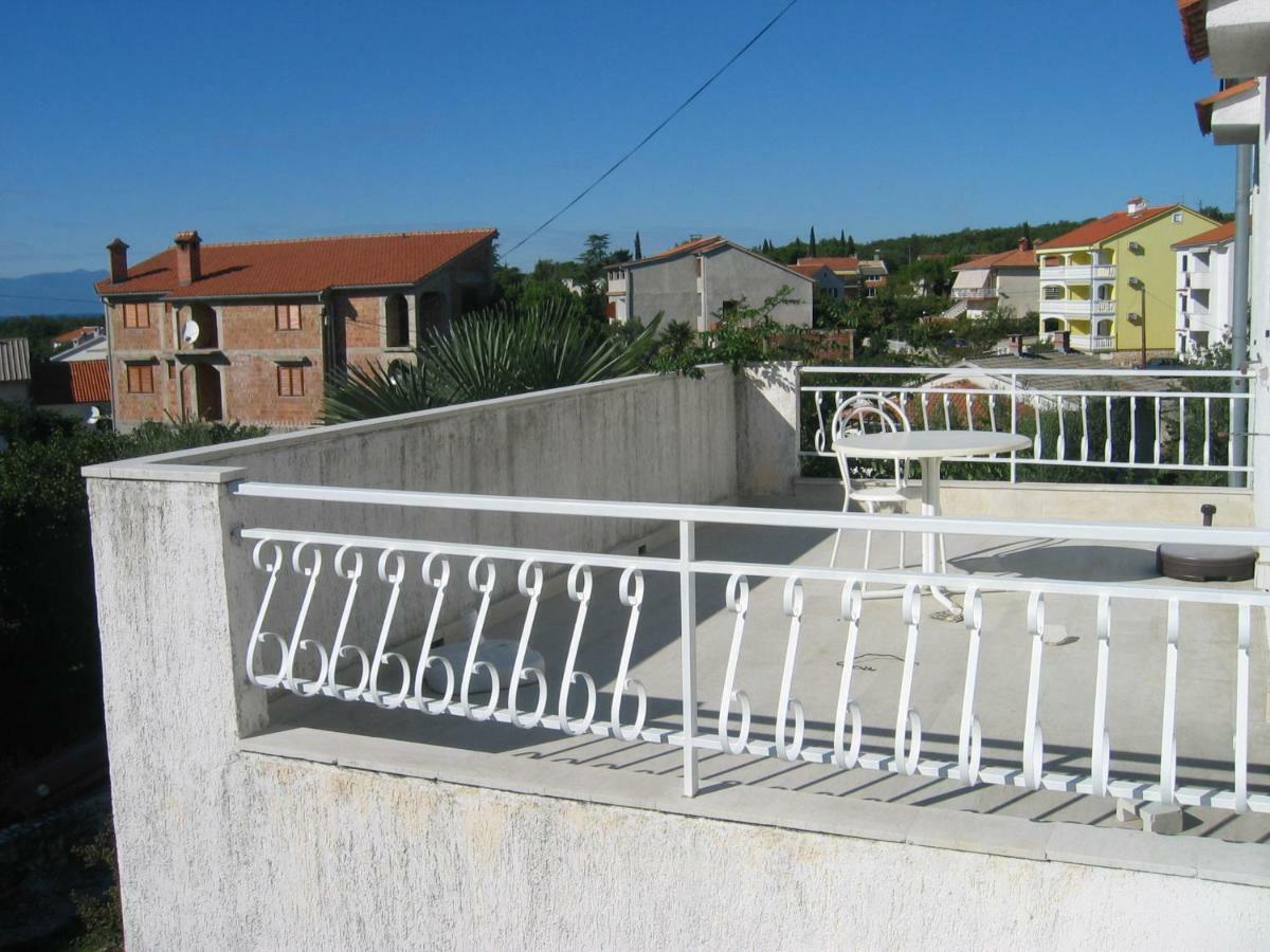 Apartments Cerovic Malinska Exterior foto